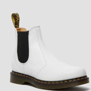 Dr. Martens 2976 Chelsea Boots